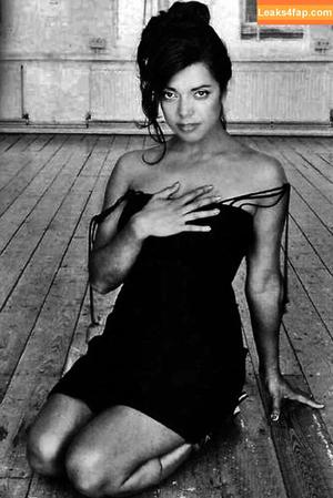 Jenny Powell photo #0044