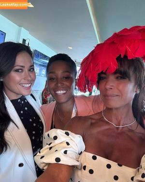 Jenny Powell photo #0242