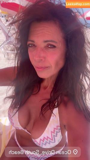 Jenny Powell photo #0248