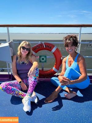 Jenny Powell photo #0270