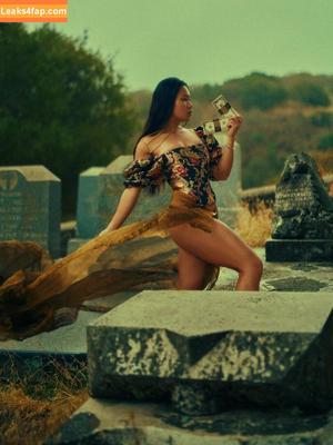 Jenny Zhang photo #0008