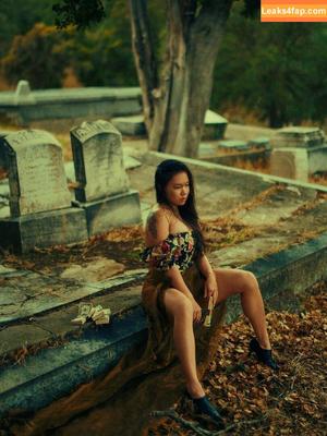 Jenny Zhang photo #0012