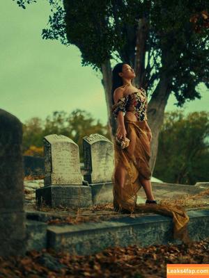 Jenny Zhang photo #0014