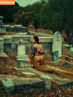 Jenny Zhang photo #0020