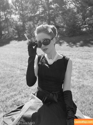 Jennysroom photo #0058