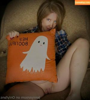 Jennysroom photo #0444