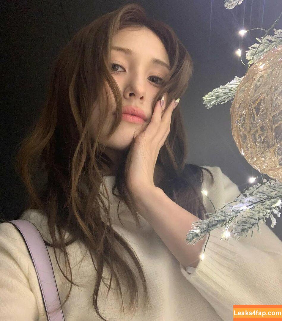 Jeon Somi / ENNIK SOMI / somsomi0309 leaked photo photo #0219