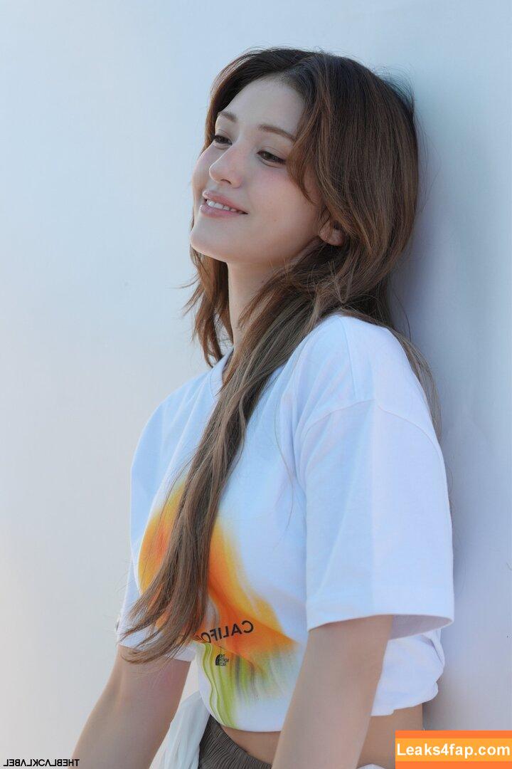 Jeon Somi / ENNIK SOMI / somsomi0309 leaked photo photo #0268