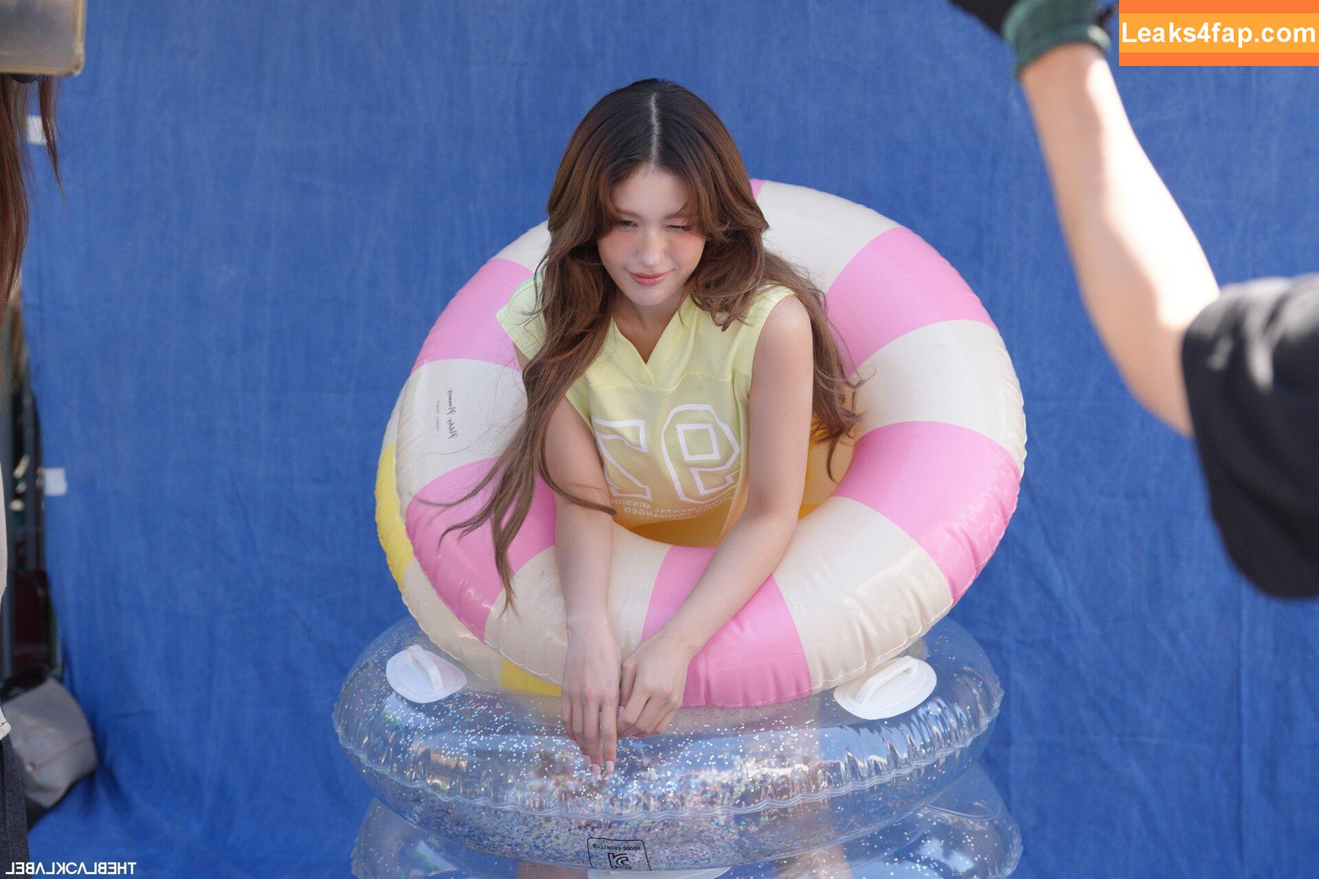 Jeon Somi / ENNIK SOMI / somsomi0309 leaked photo photo #0272