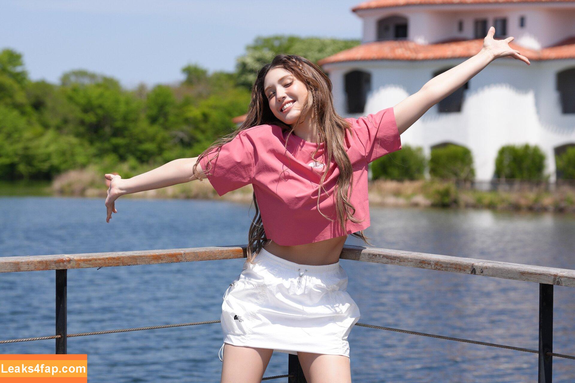 Jeon Somi / ENNIK SOMI / somsomi0309 leaked photo photo #0278