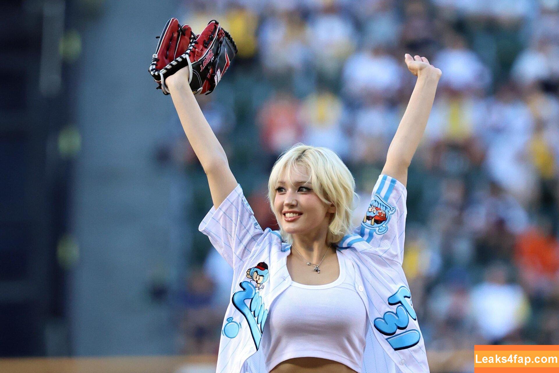 Jeon Somi / ENNIK SOMI / somsomi0309 leaked photo photo #0317