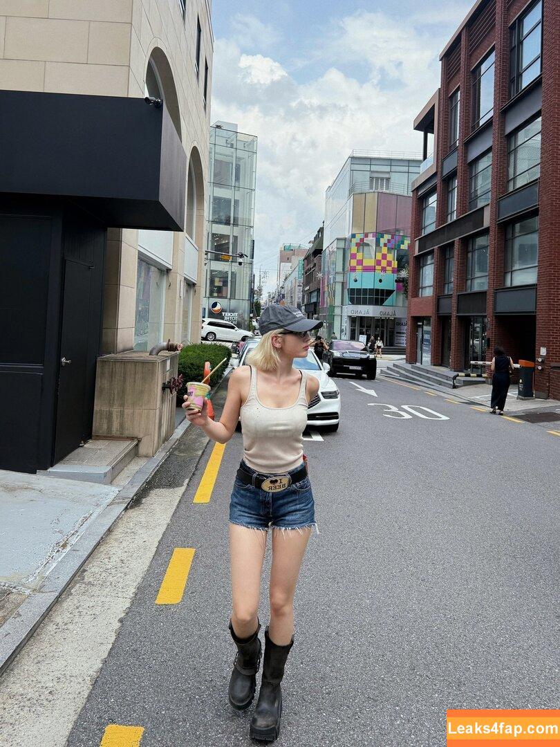 Jeon Somi / ENNIK SOMI / somsomi0309 leaked photo photo #0363