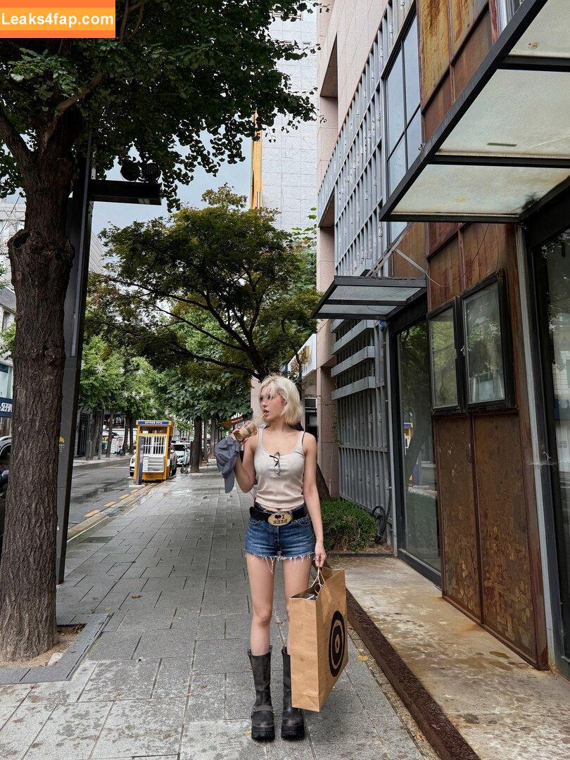 Jeon Somi / ENNIK SOMI / somsomi0309 leaked photo photo #0364