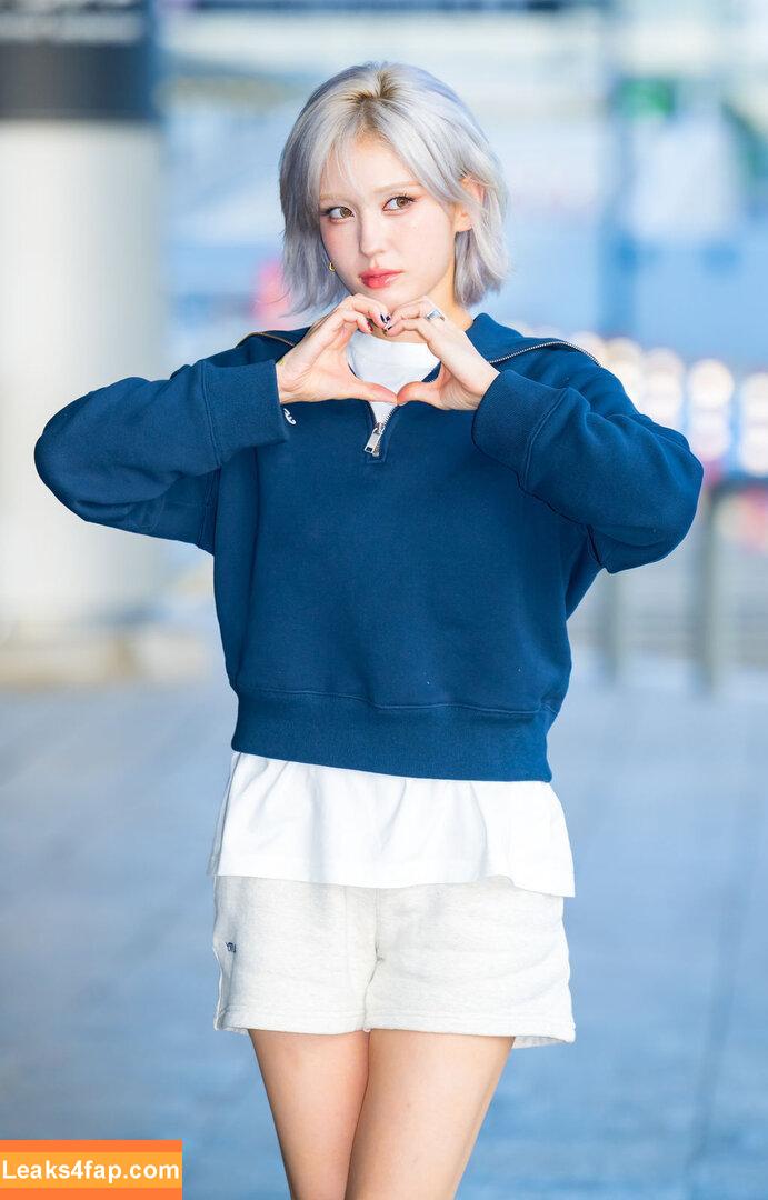 Jeon Somi / ENNIK SOMI / somsomi0309 leaked photo photo #0378