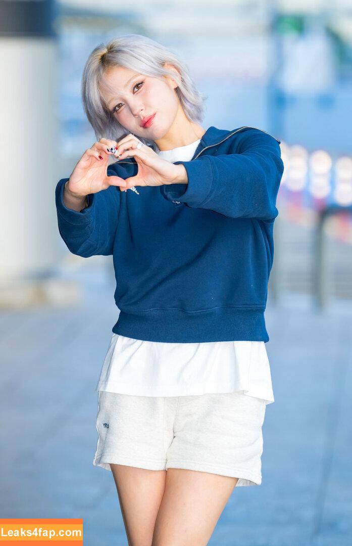 Jeon Somi / ENNIK SOMI / somsomi0309 leaked photo photo #0379