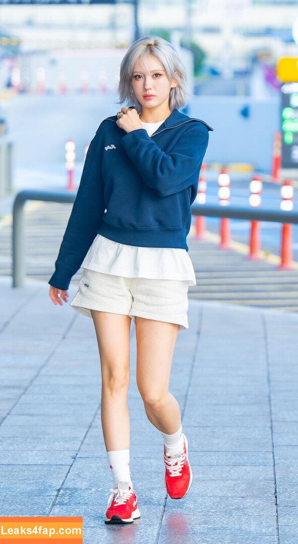 Jeon Somi / ENNIK SOMI / somsomi0309 leaked photo photo #0381