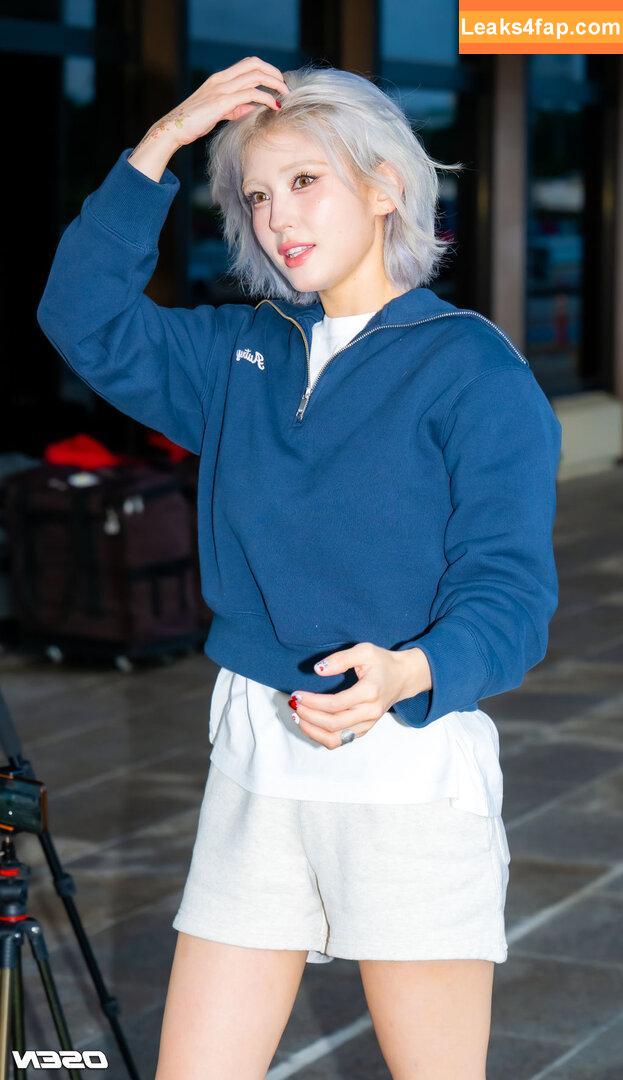 Jeon Somi / ENNIK SOMI / somsomi0309 leaked photo photo #0382