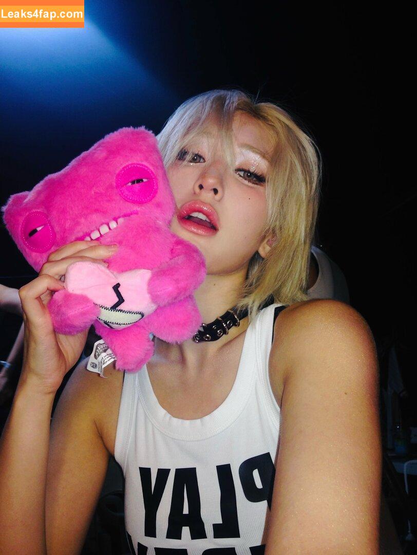 Jeon Somi / ENNIK SOMI / somsomi0309 слитое фото фото #0392