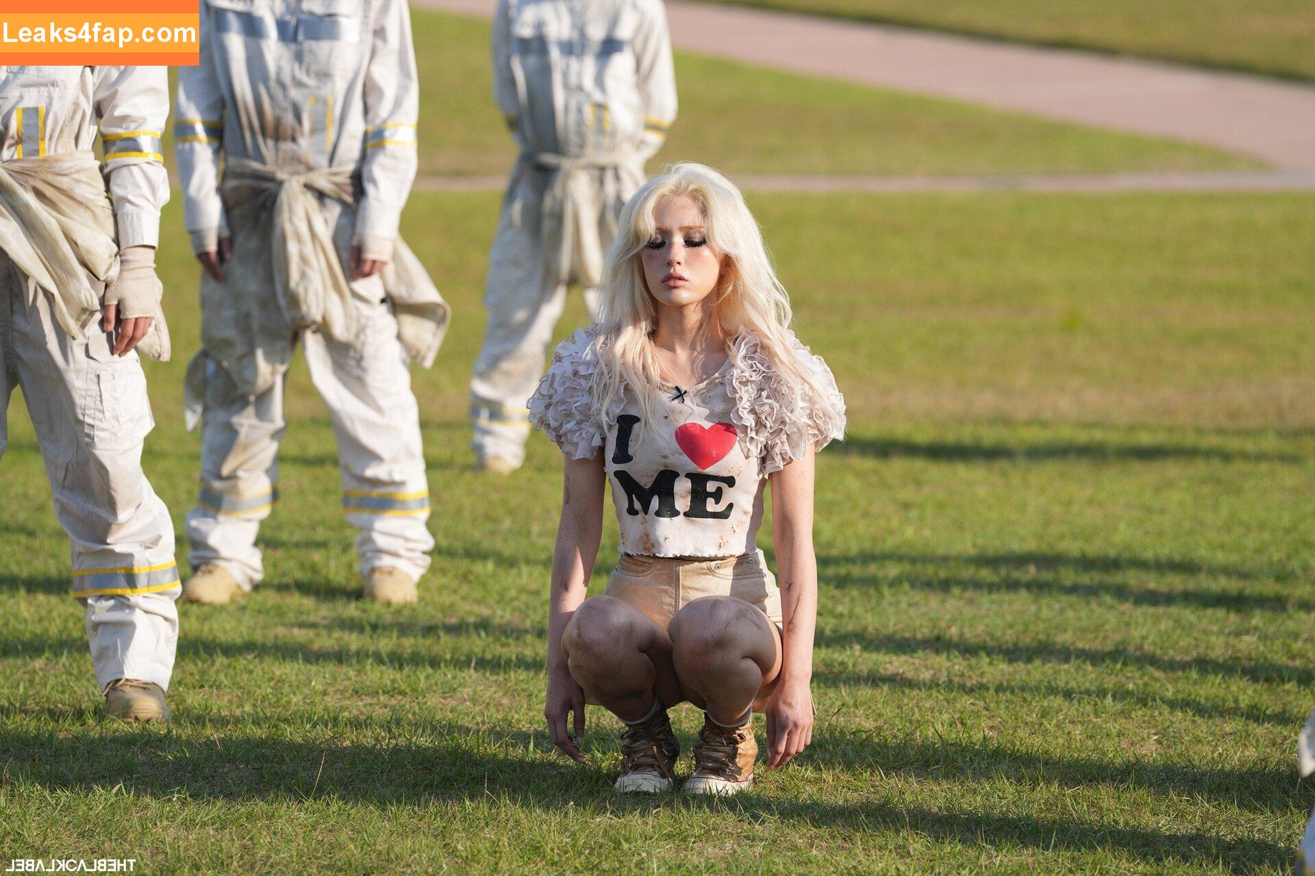 Jeon Somi / ENNIK SOMI / somsomi0309 слитое фото фото #0393