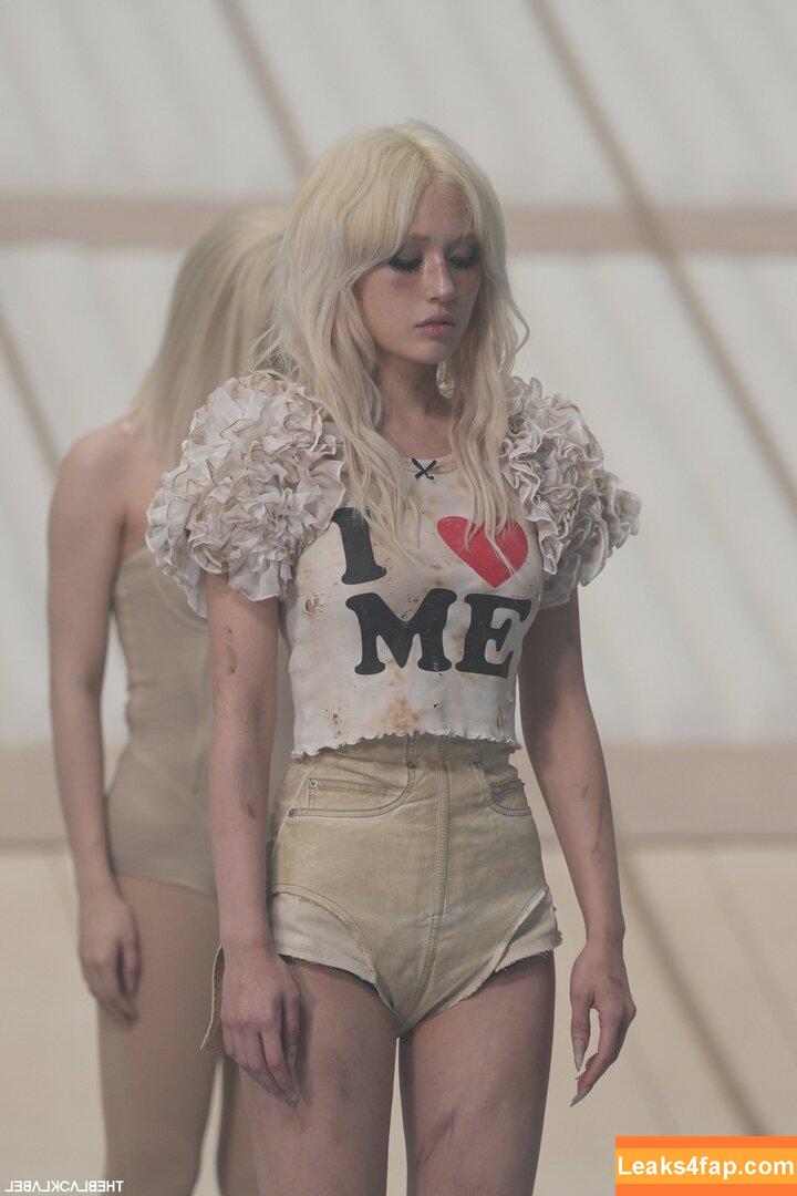 Jeon Somi / ENNIK SOMI / somsomi0309 слитое фото фото #0397