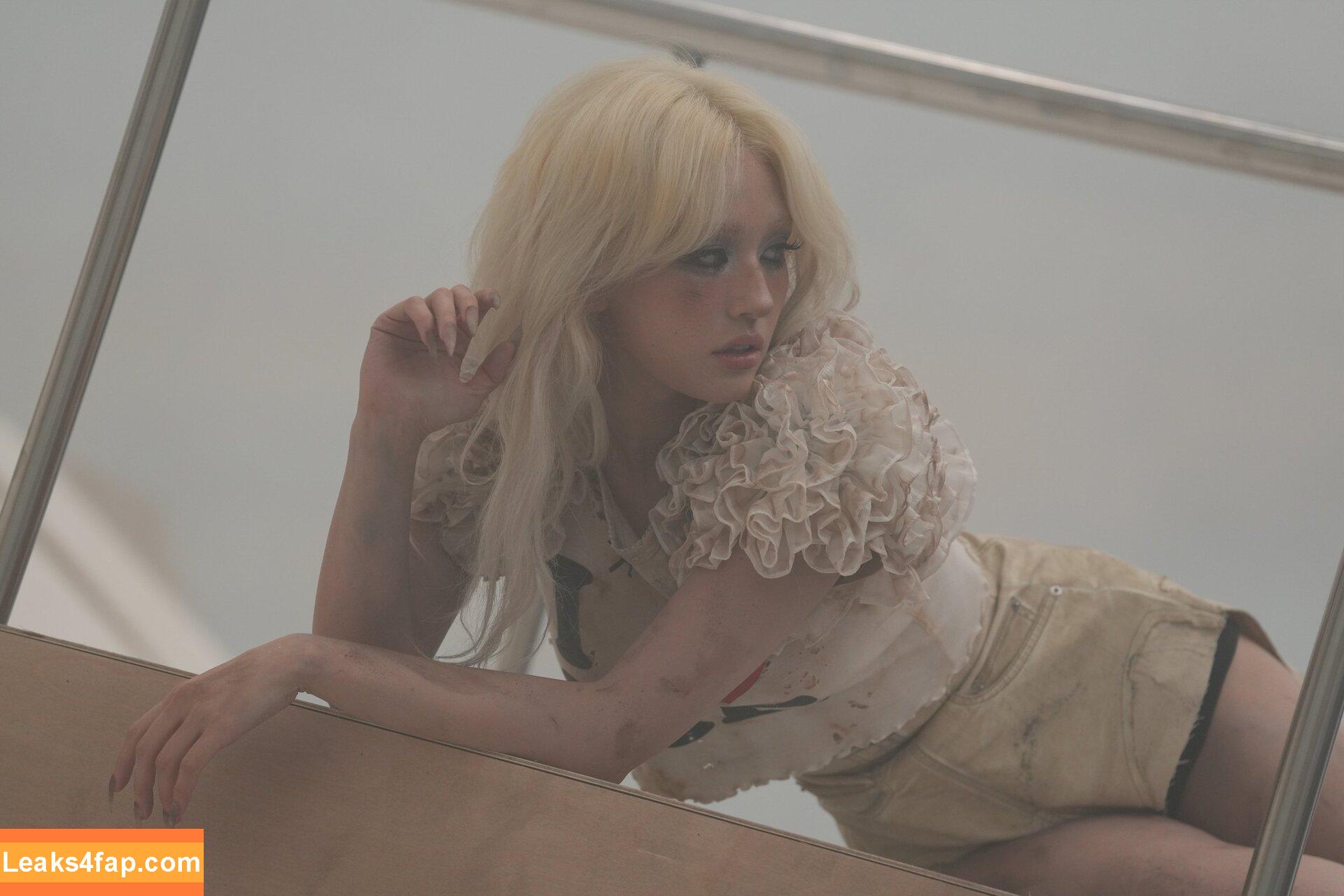 Jeon Somi / ENNIK SOMI / somsomi0309 leaked photo photo #0402