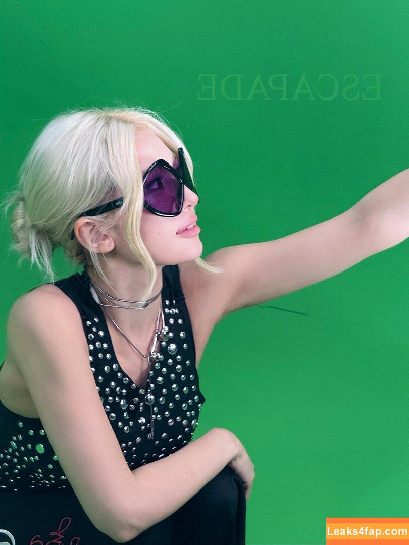 Jeon Somi / ENNIK SOMI / somsomi0309 leaked photo photo #0408