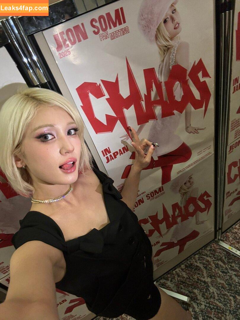 Jeon Somi / ENNIK SOMI / somsomi0309 leaked photo photo #0413