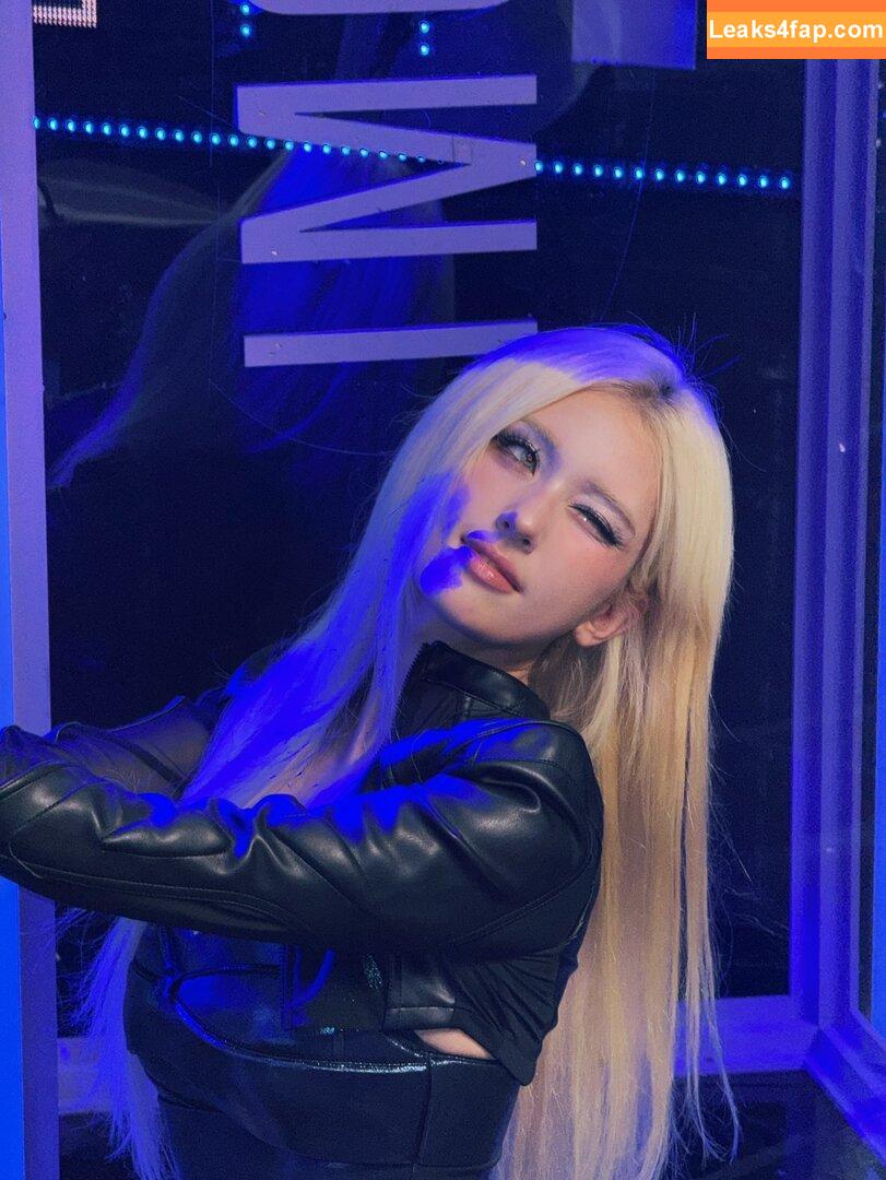 Jeon Somi / ENNIK SOMI / somsomi0309 слитое фото фото #0424