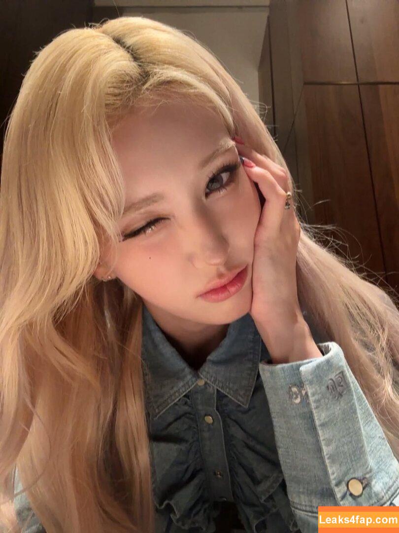 Jeon Somi / ENNIK SOMI / somsomi0309 leaked photo photo #0472