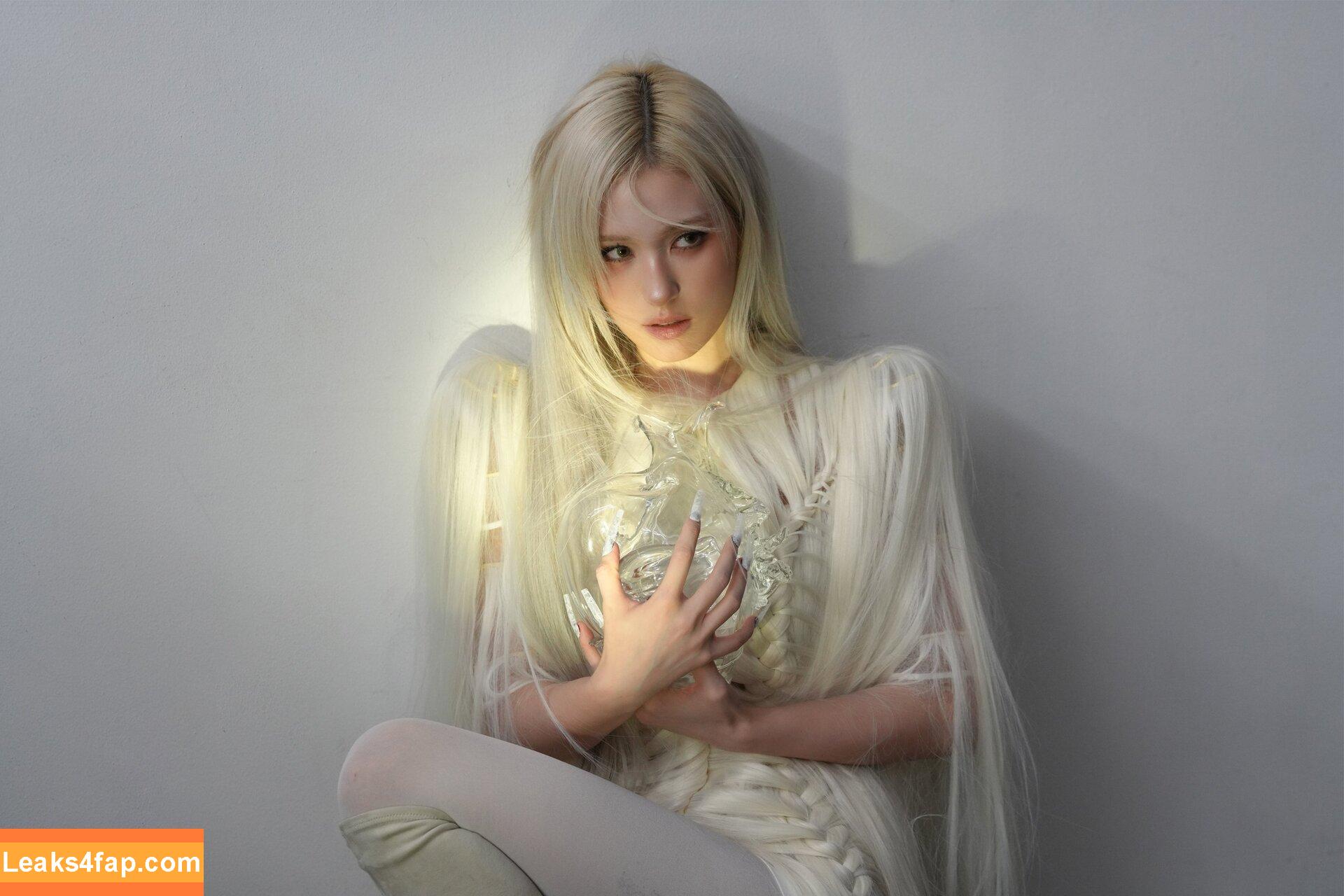 Jeon Somi / ENNIK SOMI / somsomi0309 leaked photo photo #0484