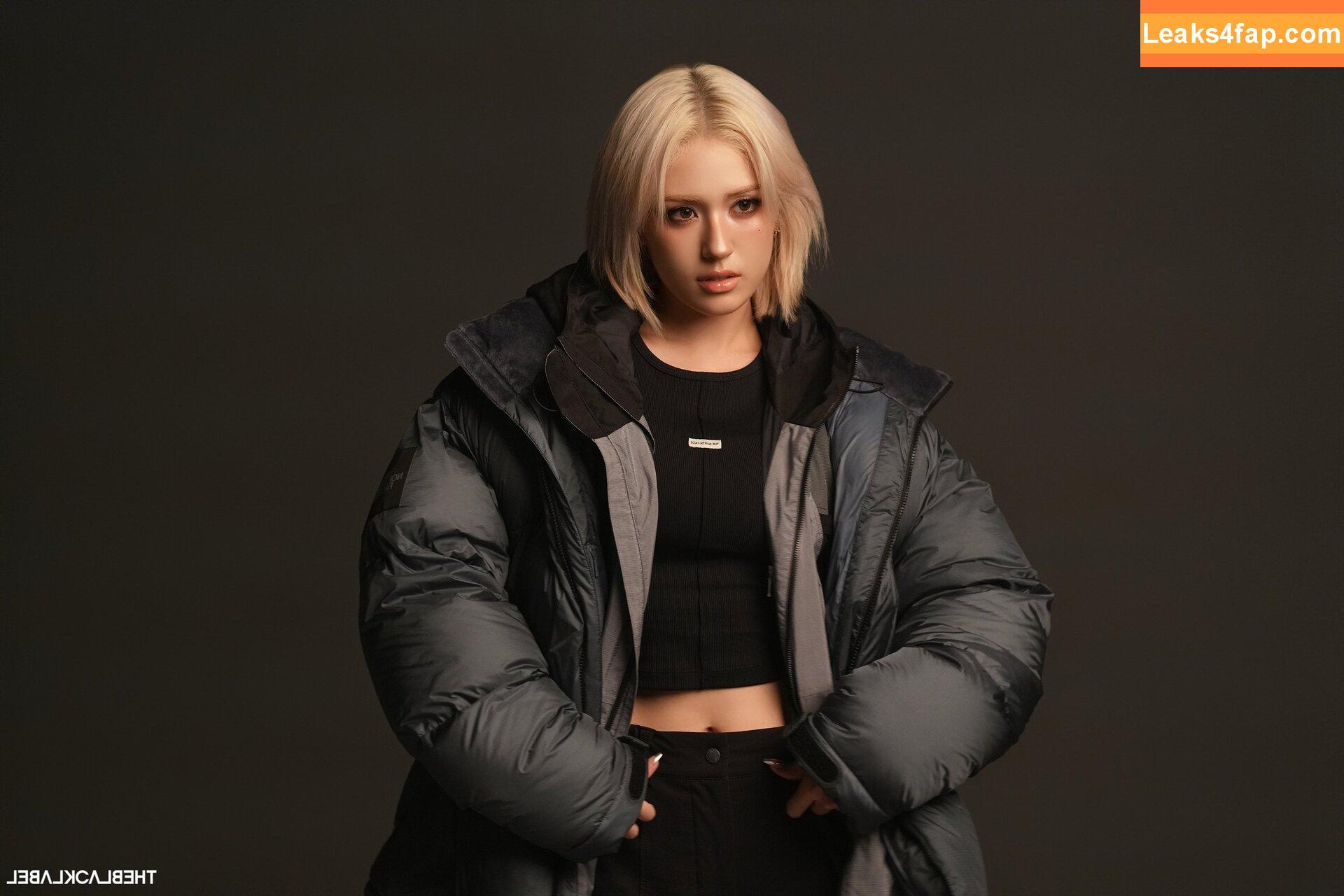 Jeon Somi / ENNIK SOMI / somsomi0309 слитое фото фото #0499