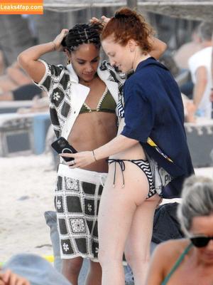 Jess Glynne photo #0113