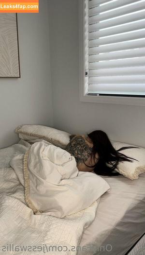 Jess Wallis photo #0012