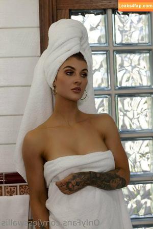 Jess Wallis photo #0014