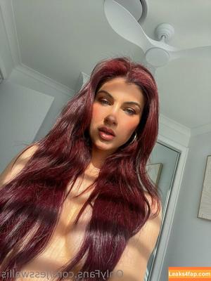 Jess Wallis photo #0051