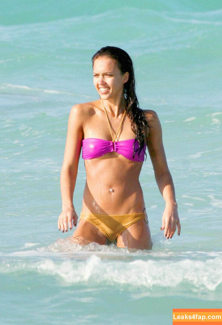 Jessica Alba / https: / jessicaalba leaked photo photo #1585