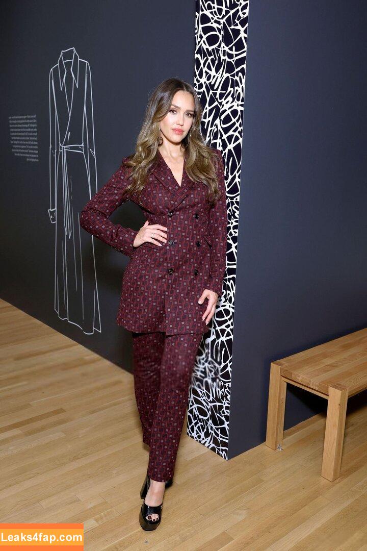 Jessica Alba / https: / jessicaalba leaked photo photo #1619