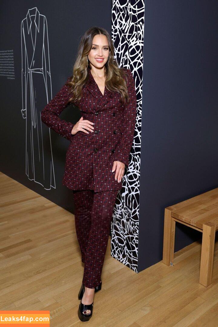 Jessica Alba / https: / jessicaalba leaked photo photo #1620