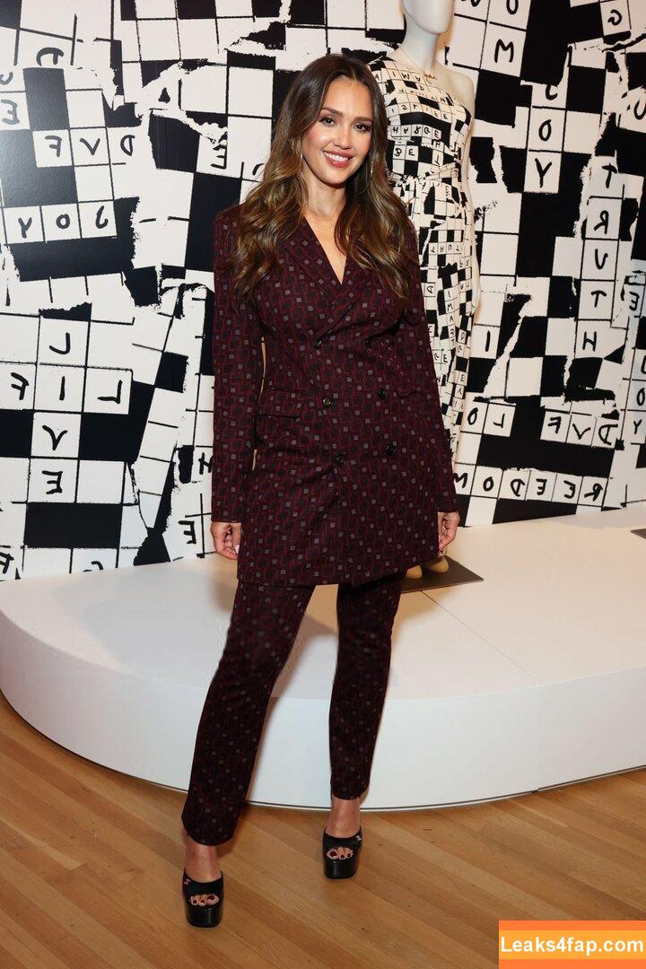 Jessica Alba / https: / jessicaalba leaked photo photo #1631