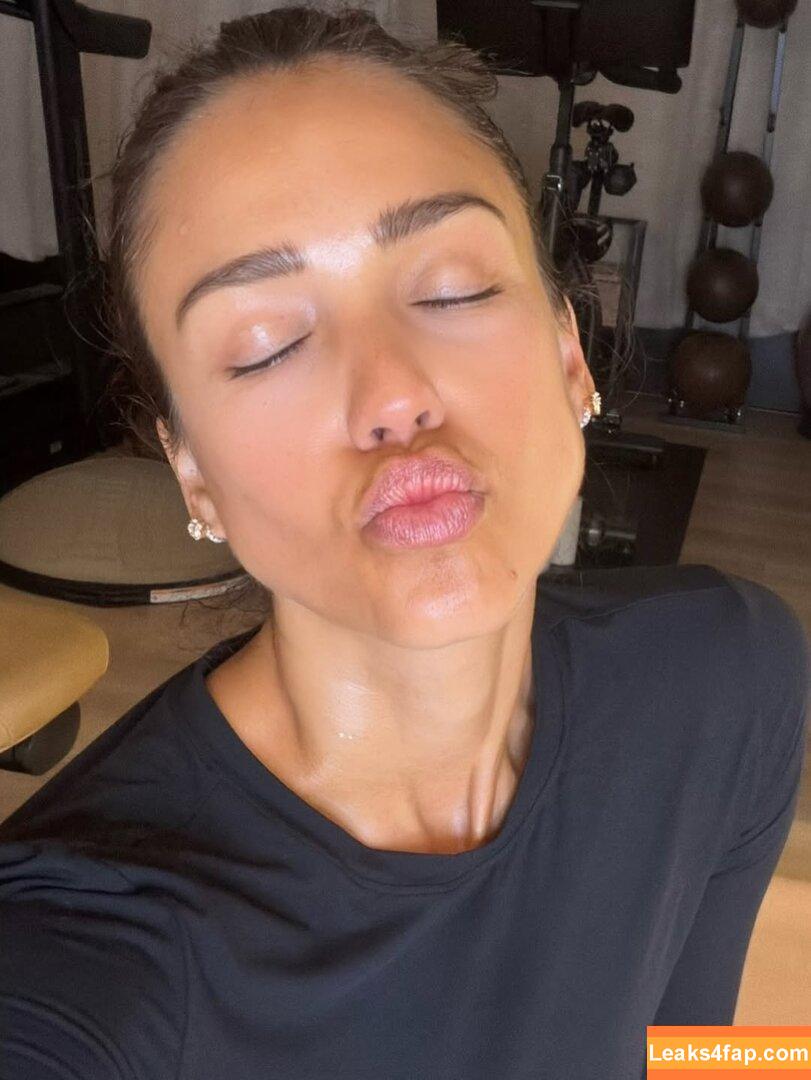 Jessica Alba / https: / jessicaalba leaked photo photo #2420
