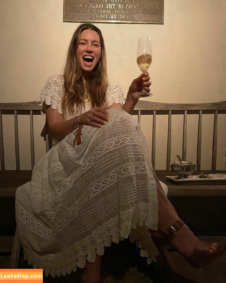 Jessica Biel / JessicaBiel слитое фото фото #0008