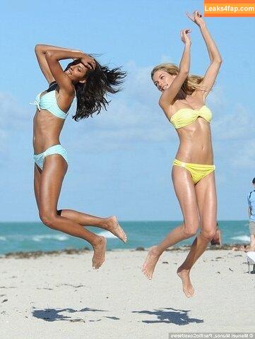 Jessica Hart /  leaked photo photo #0159
