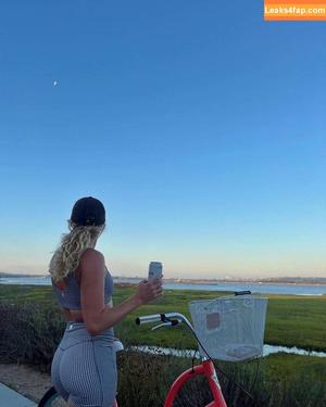 Jessica Kain photo #0025