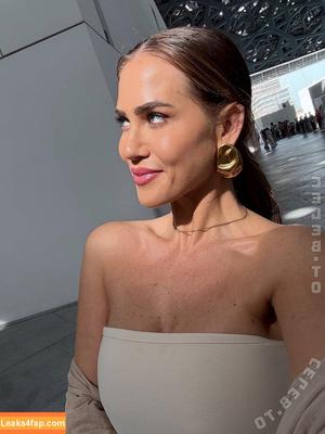 Jessica Paszka photo #0213