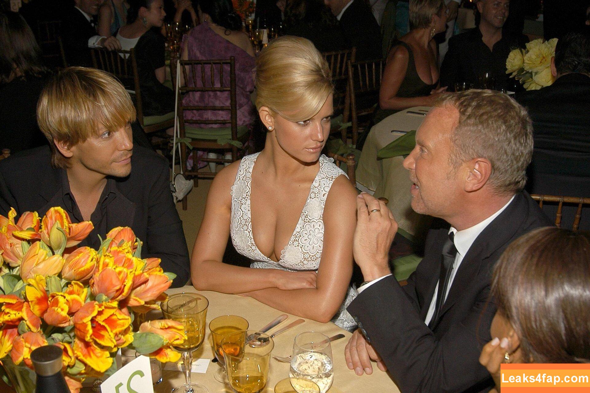 Jessica Simpson / 52529184 / JessicaSimpson слитое фото фото #0229