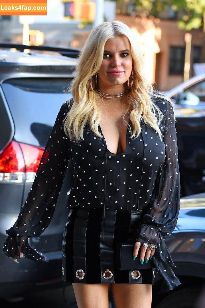 Jessica Simpson / 52529184 / JessicaSimpson leaked photo photo #0350