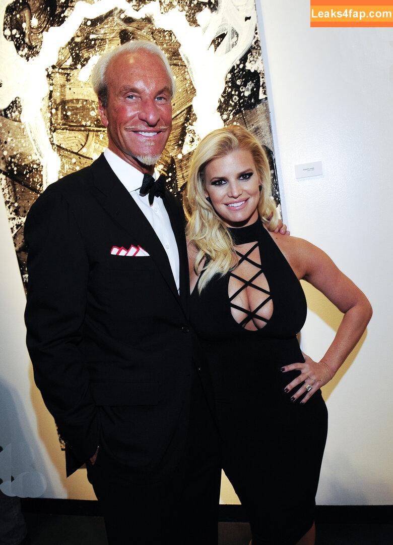 Jessica Simpson / 52529184 / JessicaSimpson leaked photo photo #0389