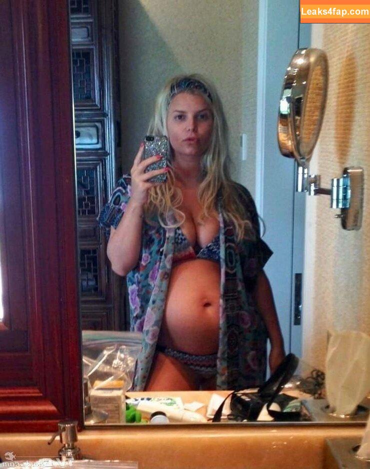 Jessica Simpson / 52529184 / JessicaSimpson leaked photo photo #0418