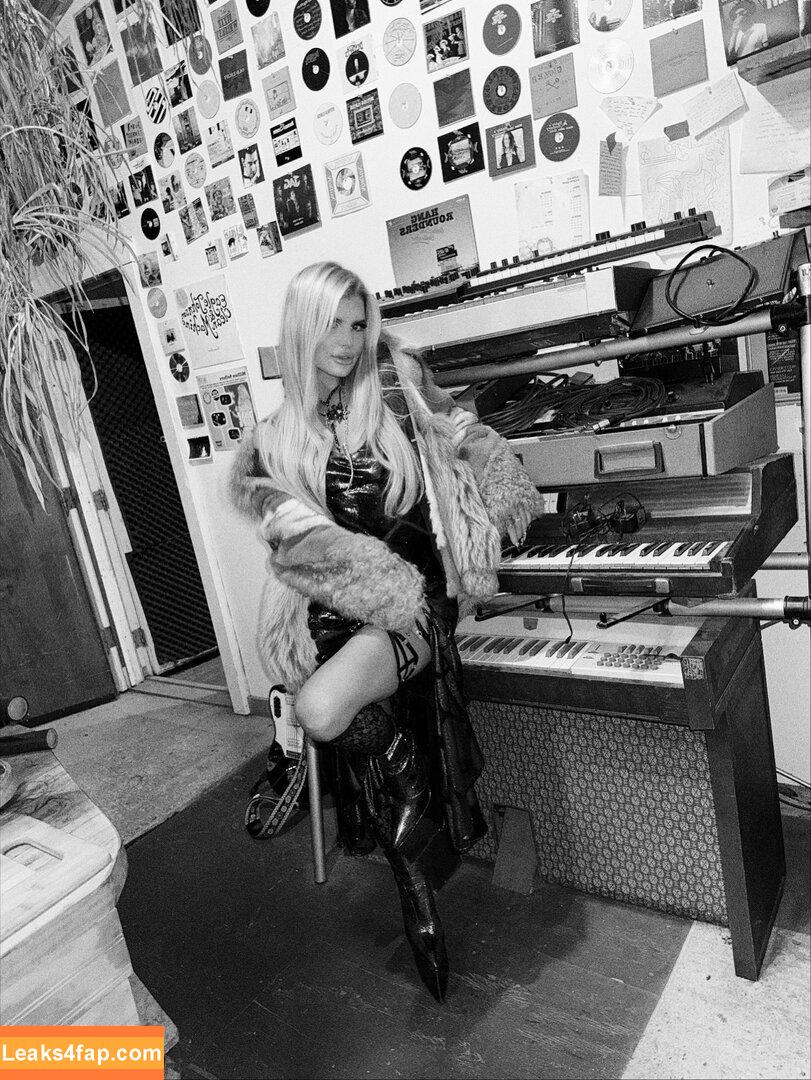 Jessica Simpson / 52529184 / JessicaSimpson leaked photo photo #0746