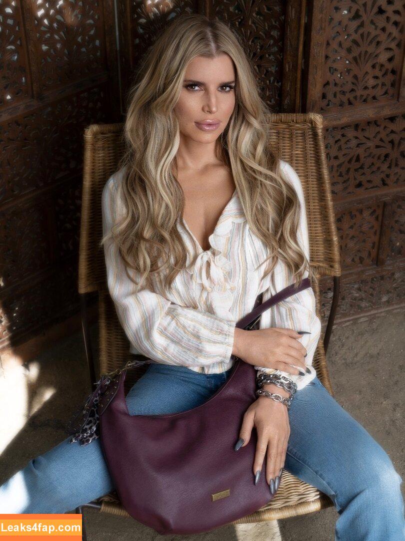 Jessica Simpson / 52529184 / https: / jessicasimpson leaked photo photo #0747